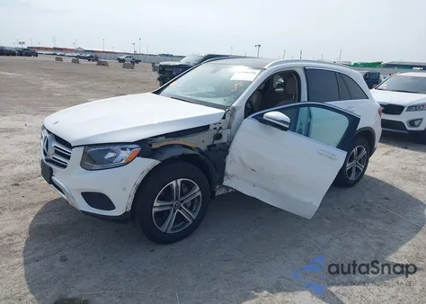 2018 Mercedes-Benz Glc 300 from USA, damaged, VIN WDC0G4JB9JV088063